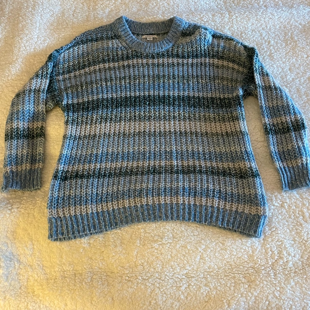AMERICAN EAGLE - women’s space-dye crew neck striped sweater (M) like new!